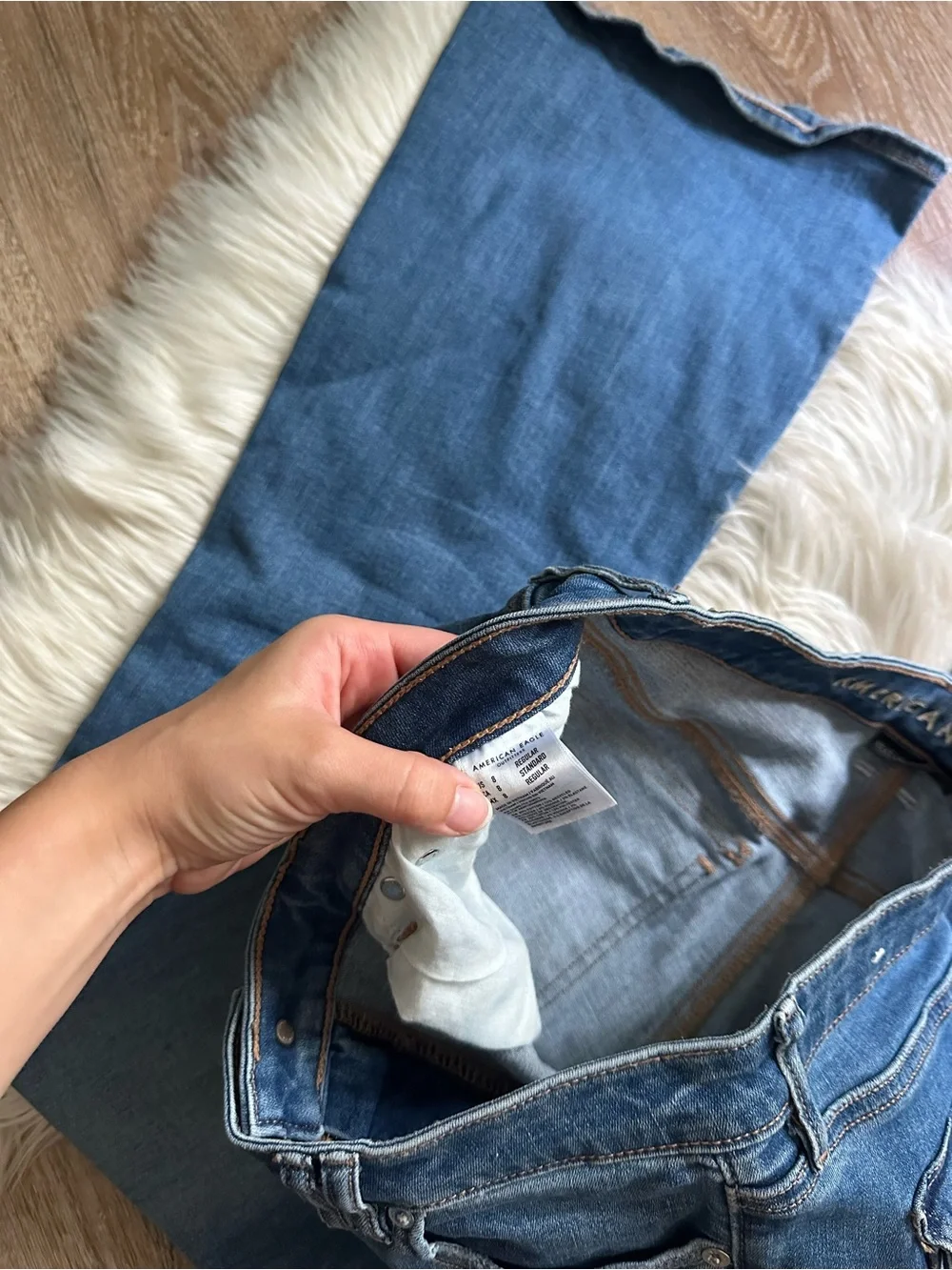AMERICAN EAGLE Low Rise Flare Jean